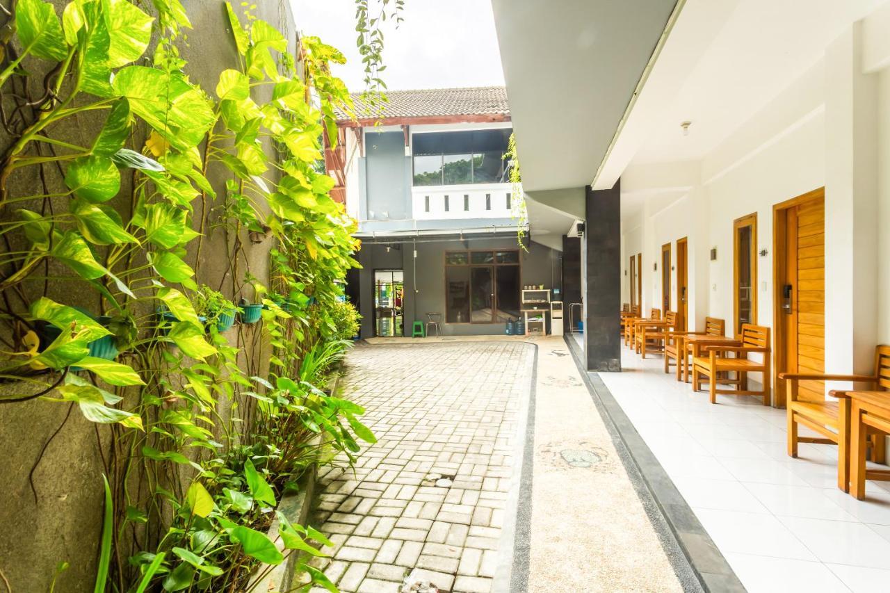 Oyo 2408 Bc Inn Mangsit Exterior foto